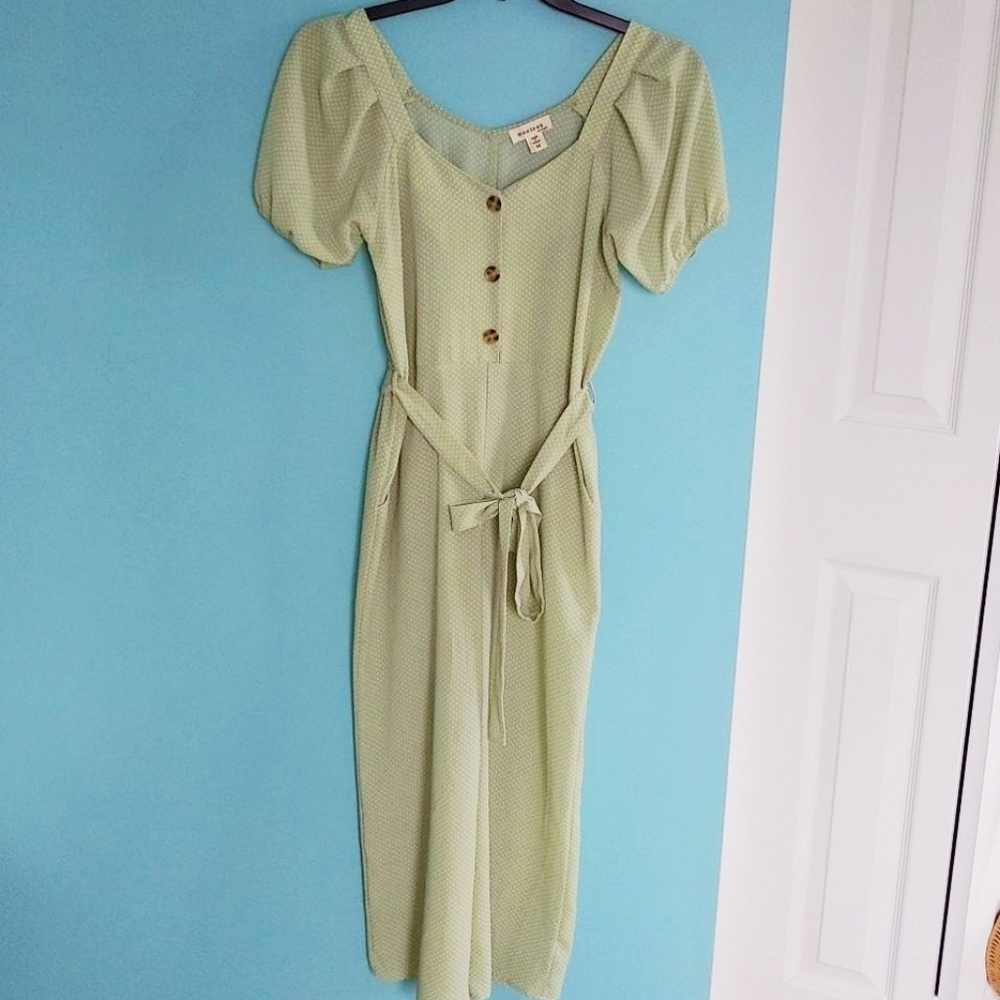 Green polka dot puff sleeve jumpsuit